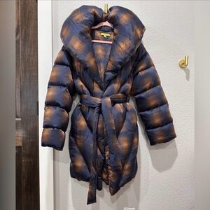 REVOLVE Women's Puffer Coat - Navy and Copper